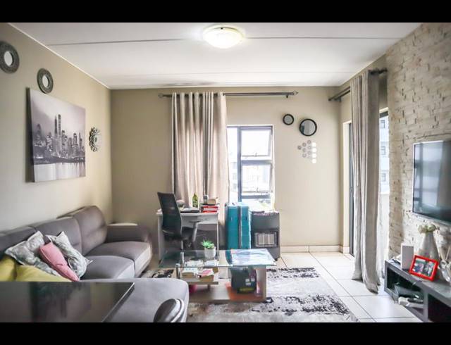 2 BEDROOM APARTMENT FOR SALE IN GLEN AUSTIN